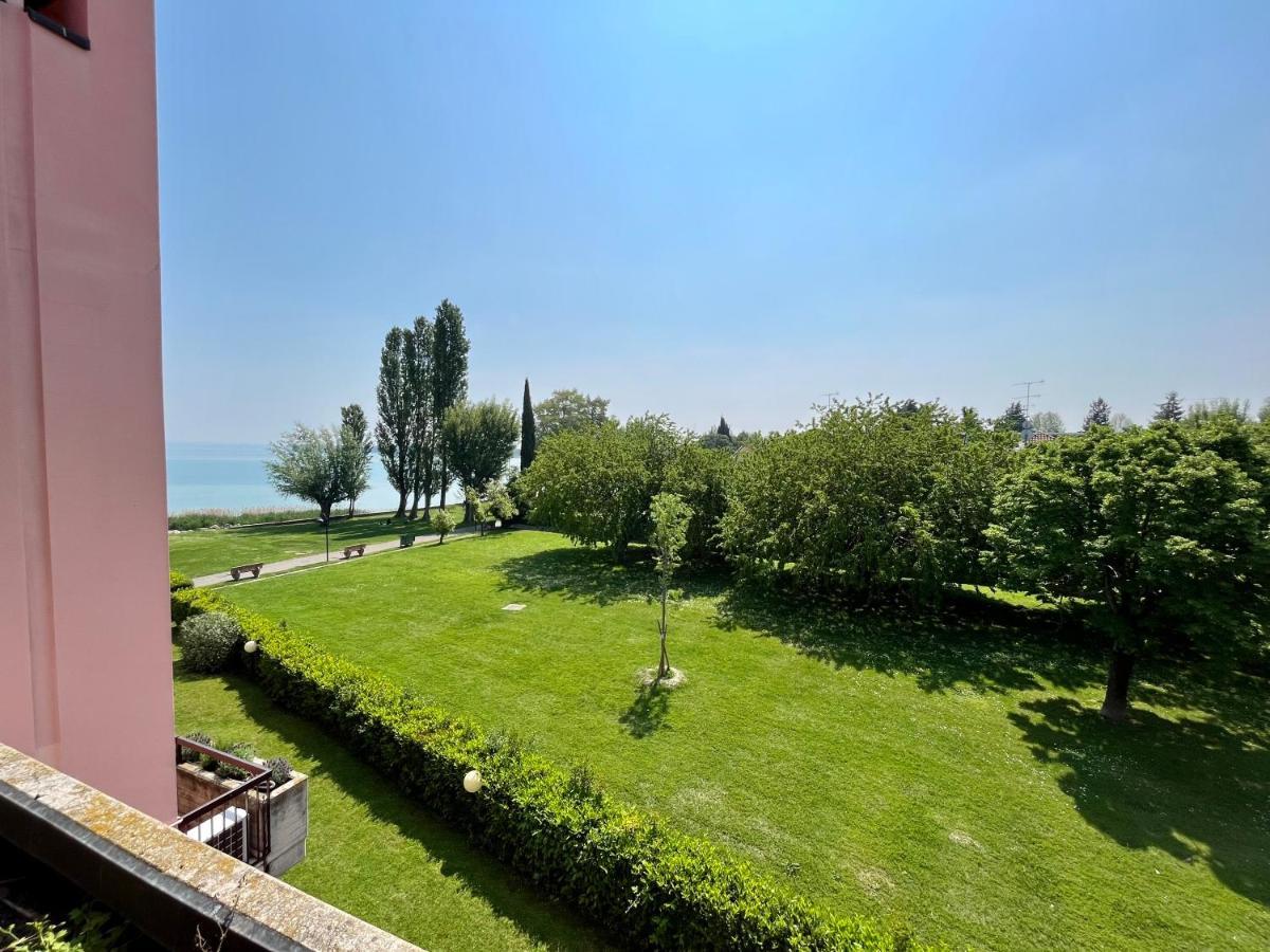 Residence Virgilio Сирмионе Экстерьер фото