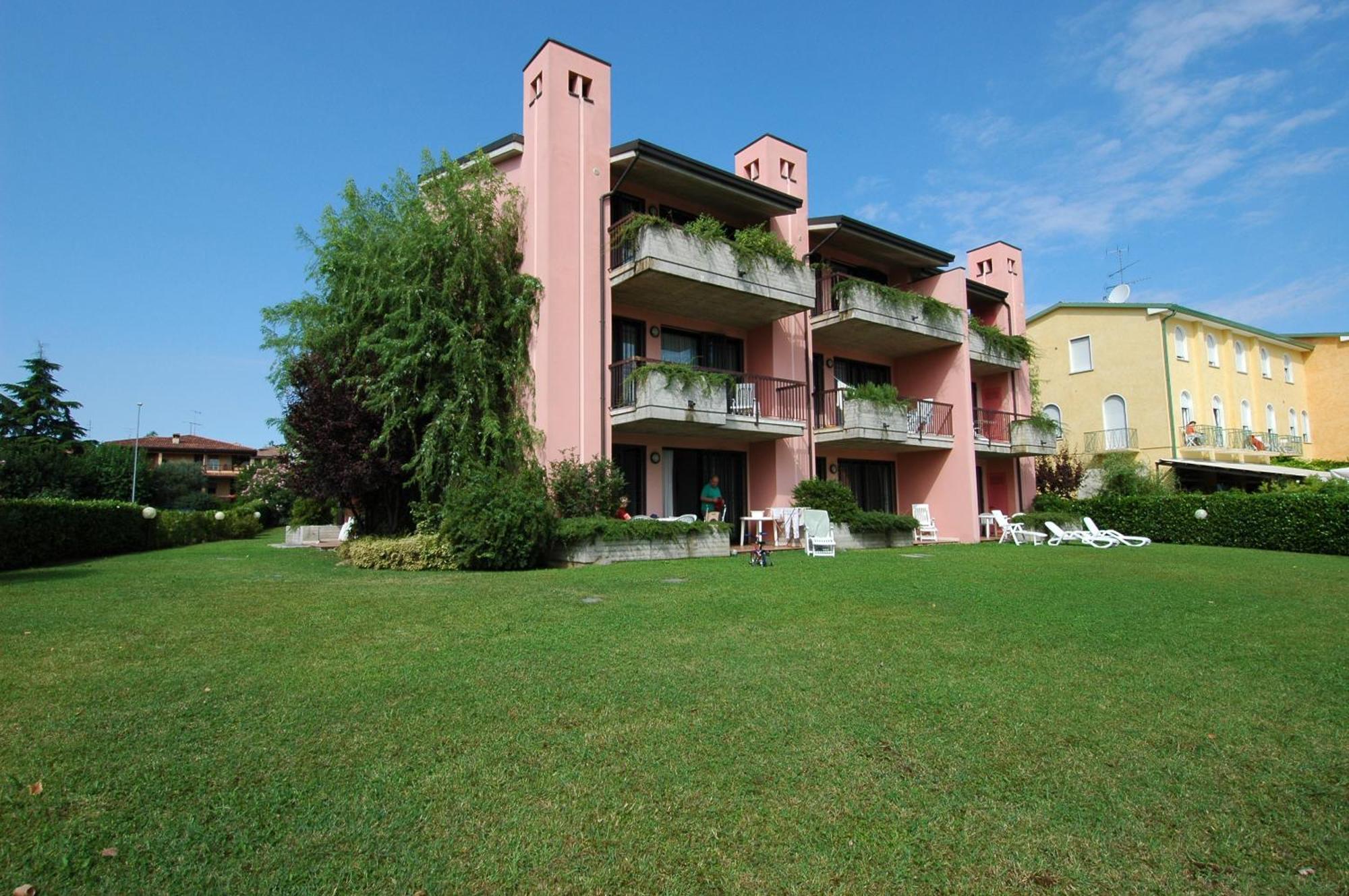 Residence Virgilio Сирмионе Экстерьер фото